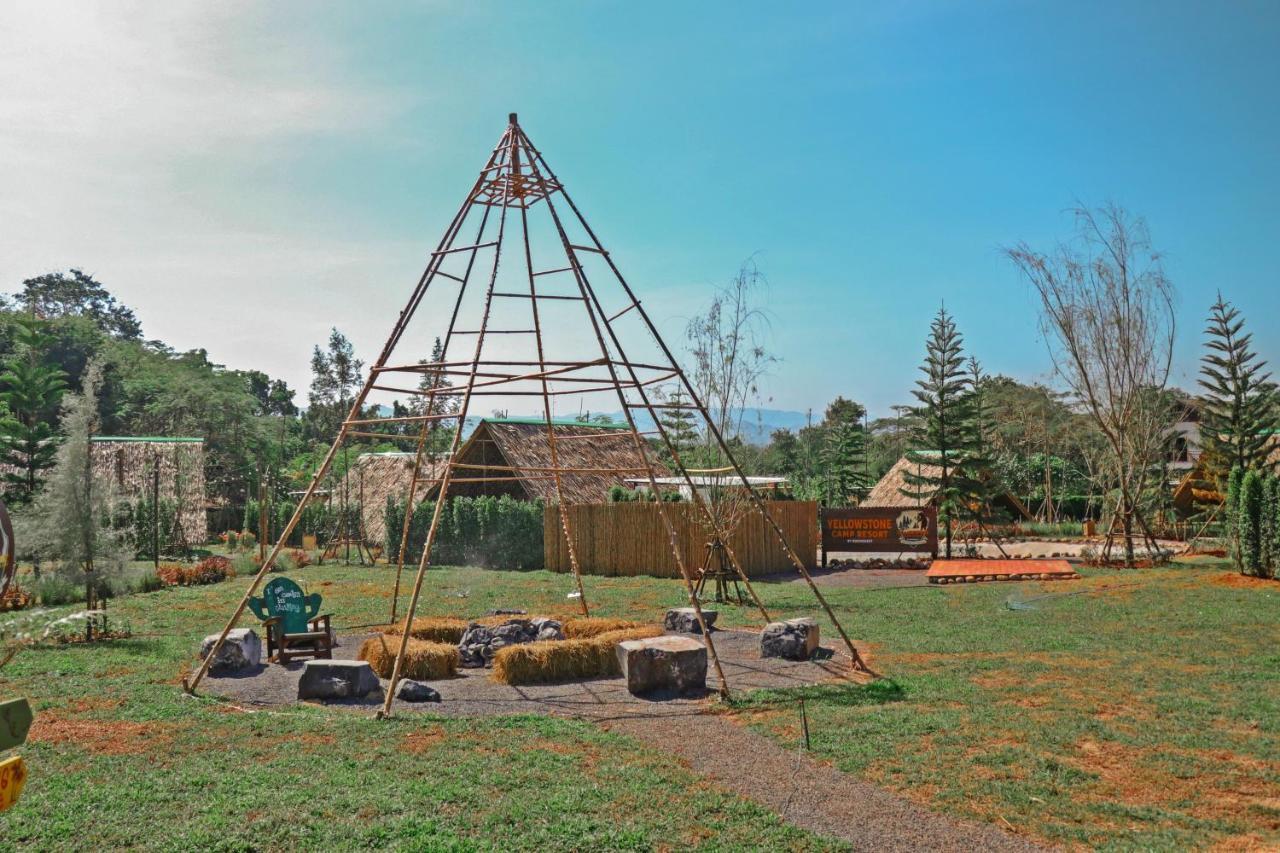 Yellowstone Camps Resort Khao Yai Pakchong Ngoại thất bức ảnh