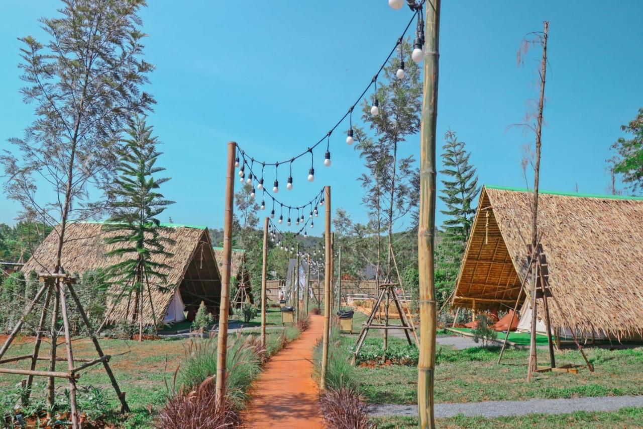 Yellowstone Camps Resort Khao Yai Pakchong Ngoại thất bức ảnh