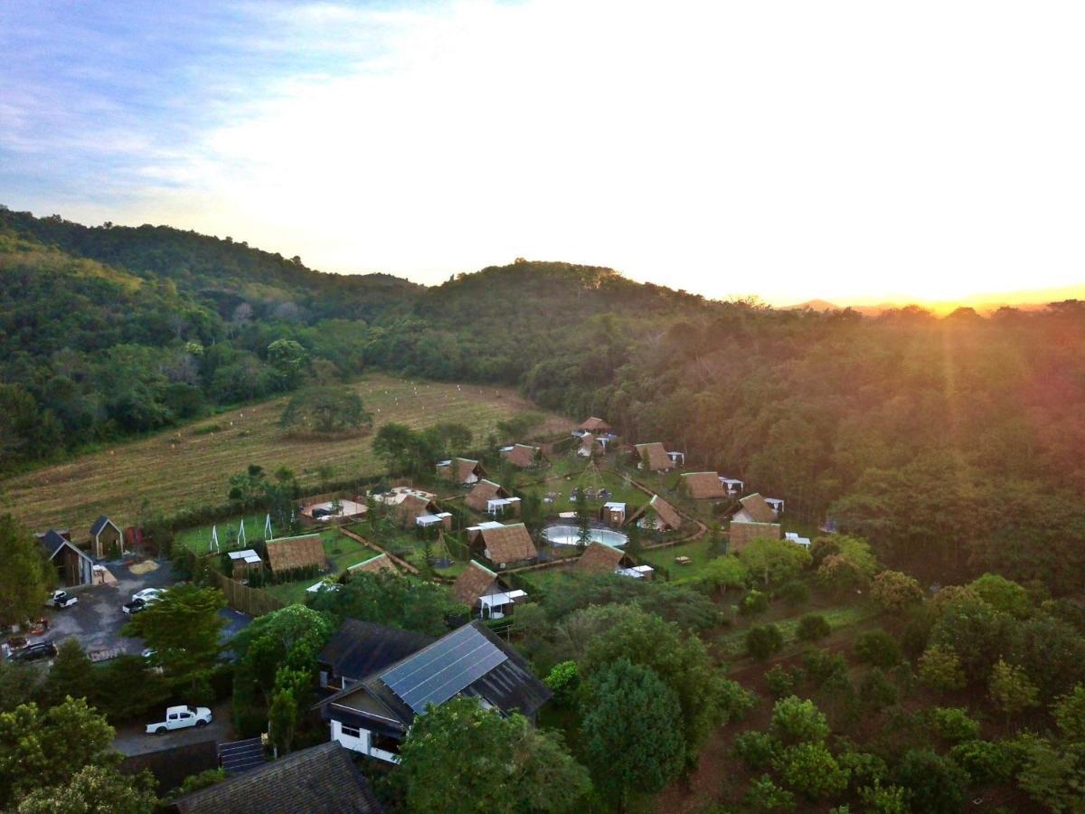 Yellowstone Camps Resort Khao Yai Pakchong Ngoại thất bức ảnh